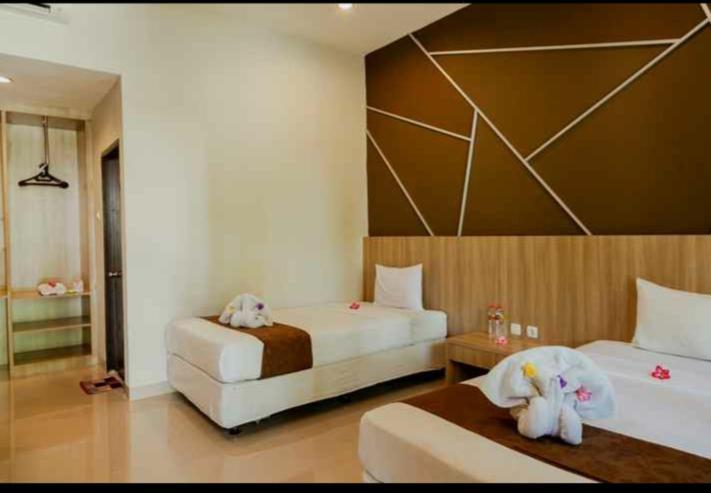 Puri Senggigi Hotel Mangsit Exterior photo