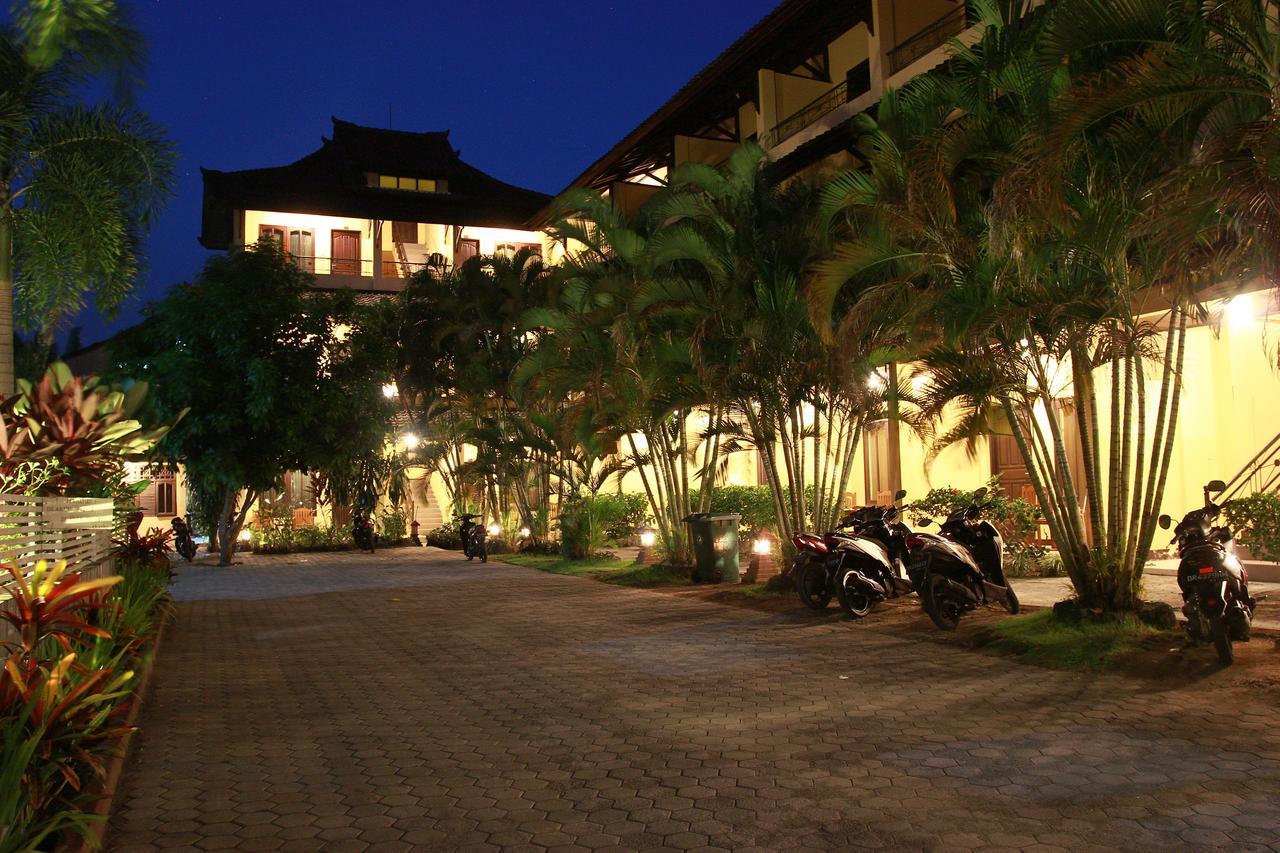 Puri Senggigi Hotel Mangsit Exterior photo
