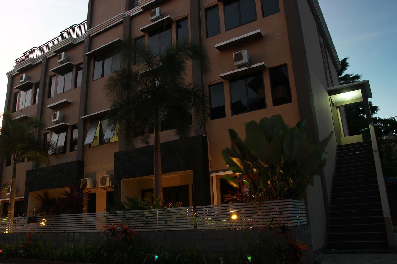 Puri Senggigi Hotel Mangsit Exterior photo