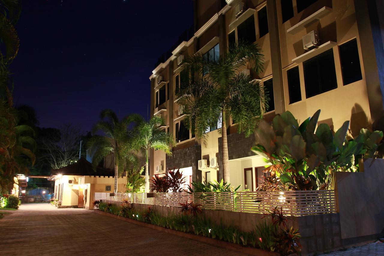 Puri Senggigi Hotel Mangsit Exterior photo