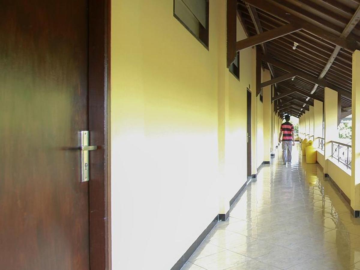 Puri Senggigi Hotel Mangsit Exterior photo