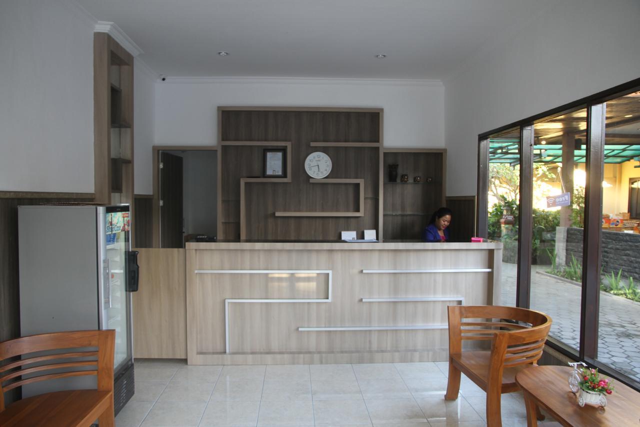Puri Senggigi Hotel Mangsit Exterior photo