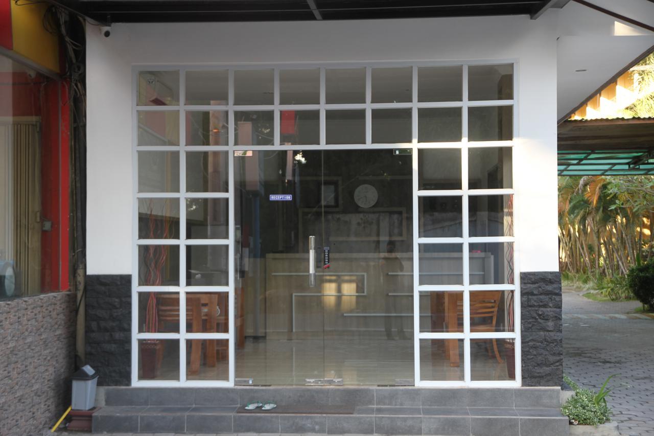 Puri Senggigi Hotel Mangsit Exterior photo