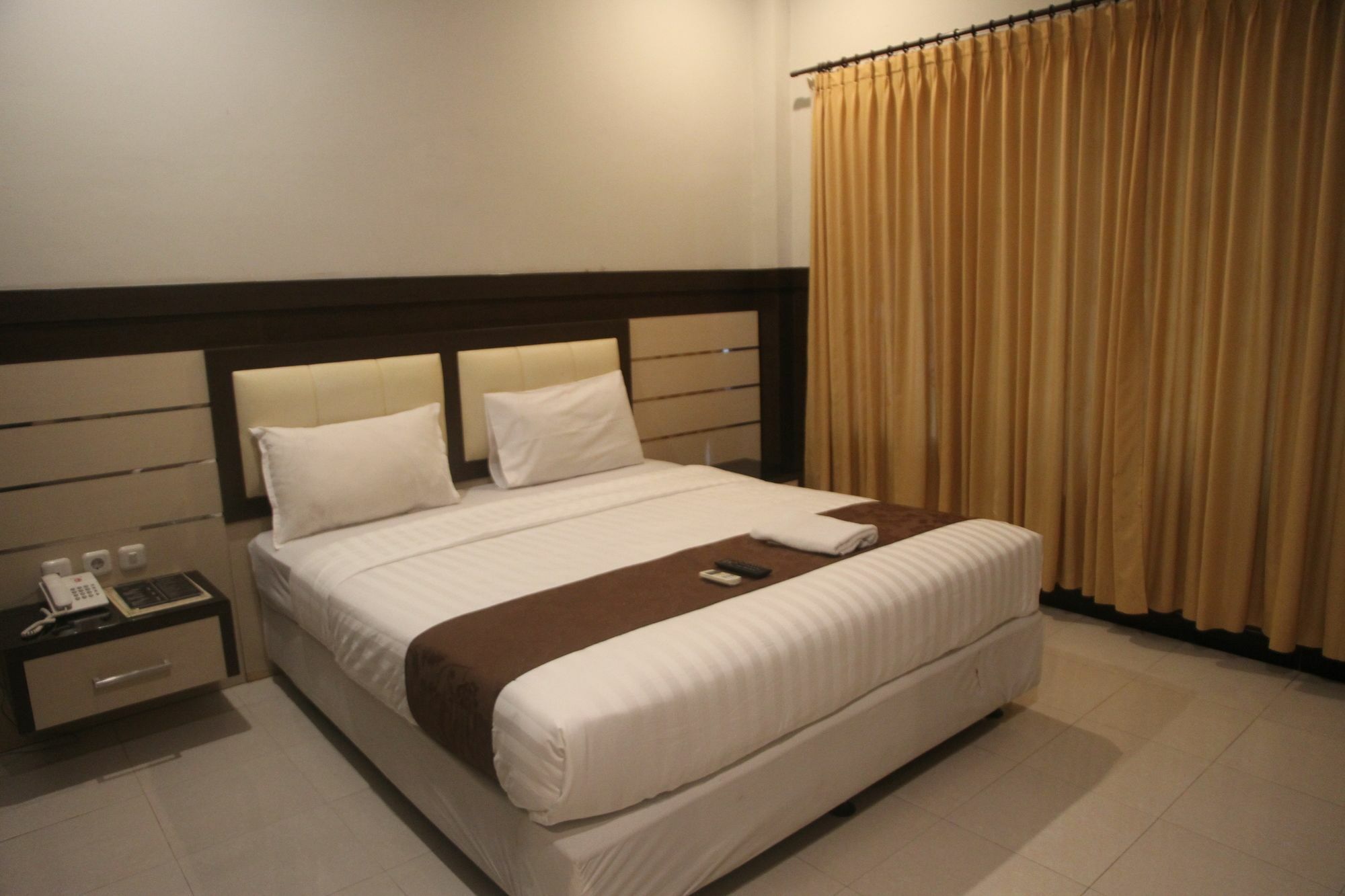 Puri Senggigi Hotel Mangsit Exterior photo