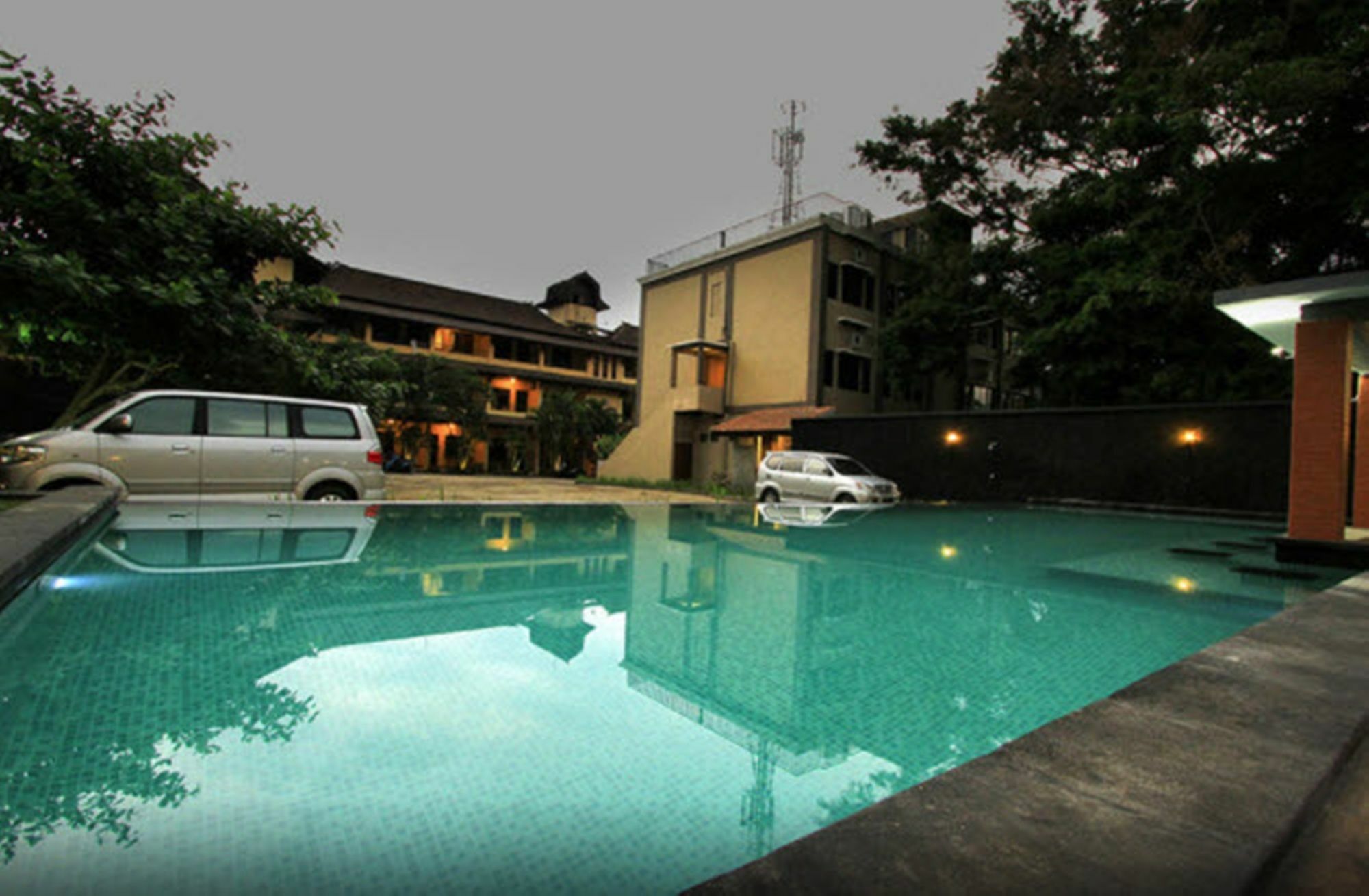 Puri Senggigi Hotel Mangsit Exterior photo