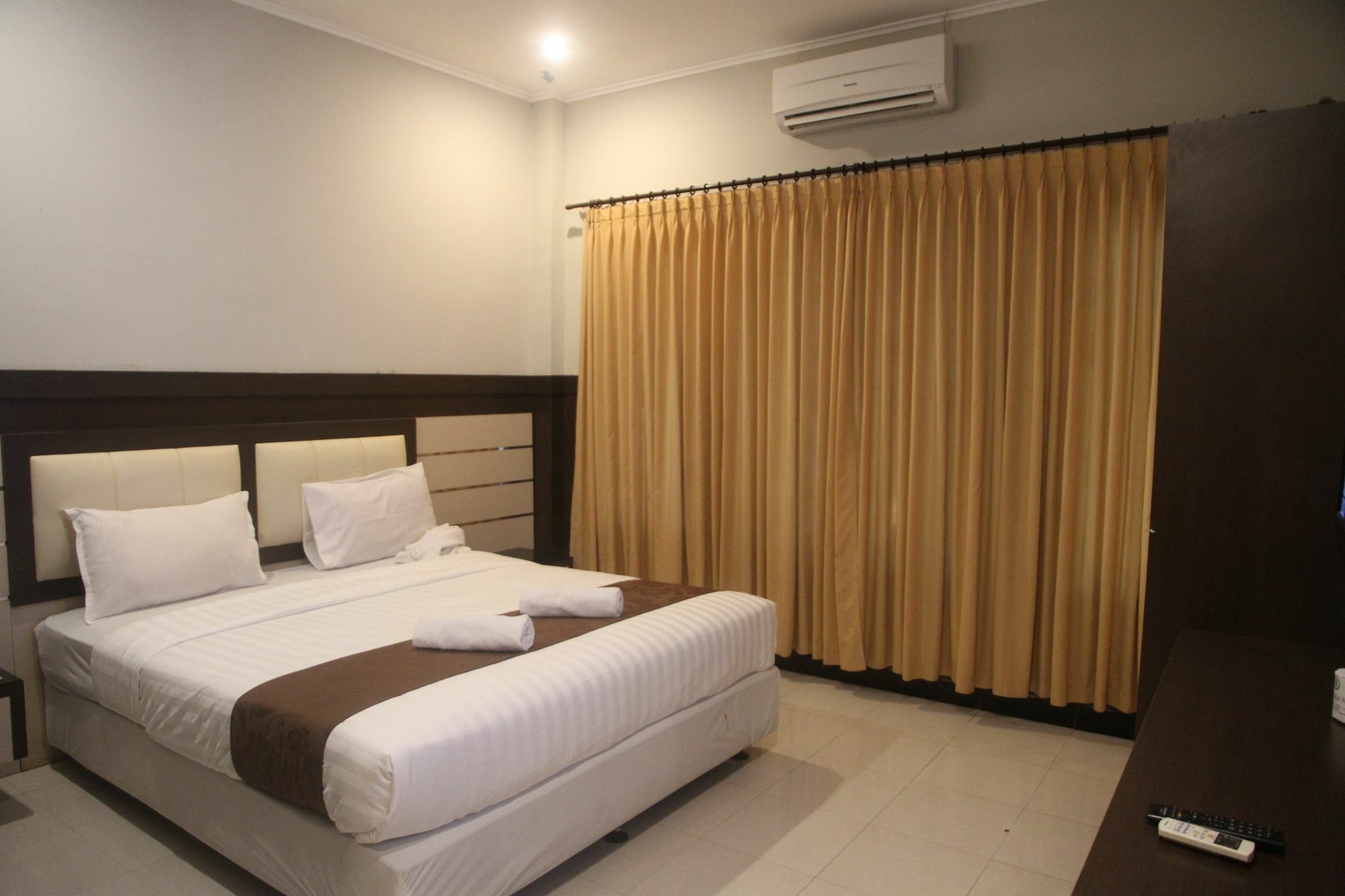 Puri Senggigi Hotel Mangsit Exterior photo